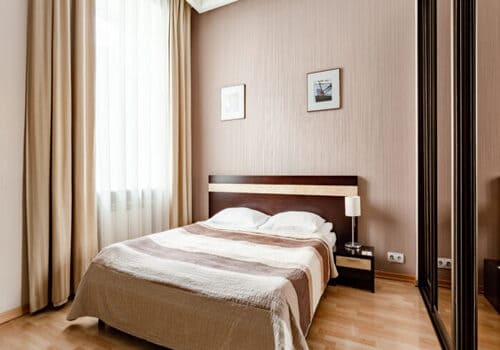 Готель «Senator Victory Square»