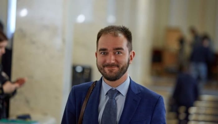 штраф за публічну образу за мовною ознакою