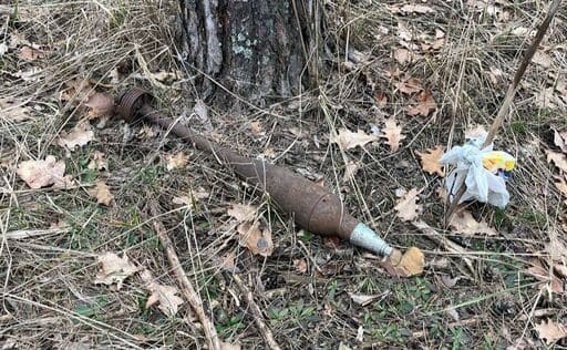 На дитячому майданчику в Києві знайшли снаряди та вибухівку.