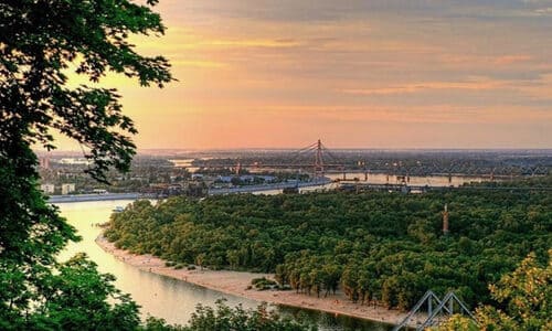 Труханів острів: історія, огляд пляжів та розваг, адреса