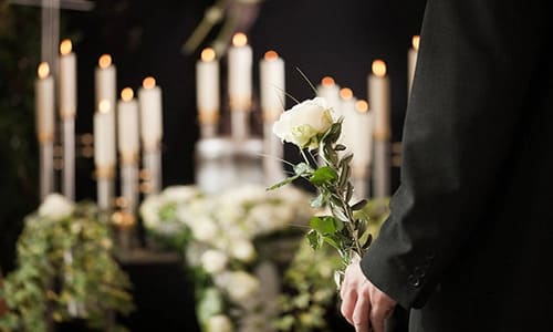 Ритуальні послуги у Києві: у чому переваги співпраці з ритуальними бюро?
