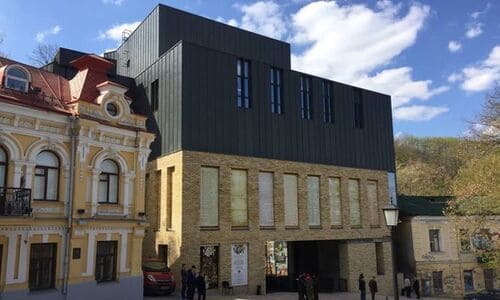 Театр на Подолі: історія та цікаві факти про Молодий Київський Театр.