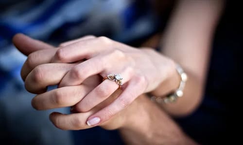 Золота каблучка як інвестиція. Чи варто вкладати гроші в золото?