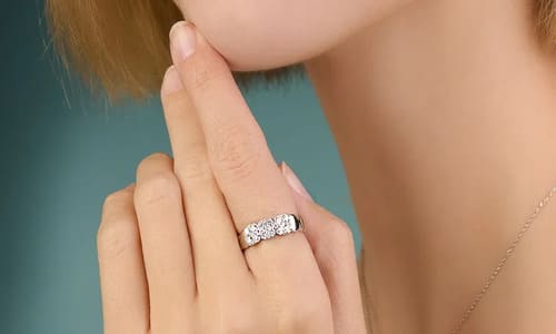 Як доглядати за діамантовими прикрасами?