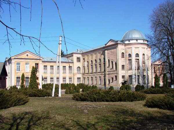 Будівля чоловічої гімназії у Сквирі